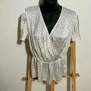 Express wrap shirt size small